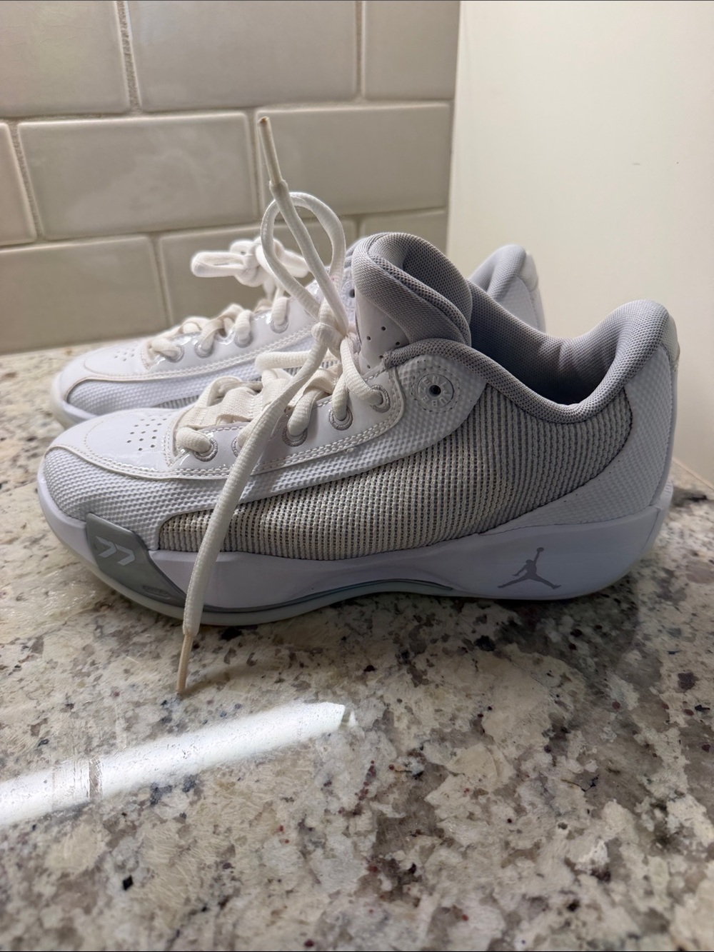 Nike Jordan Luka 77 basketball shoes size 6.5y